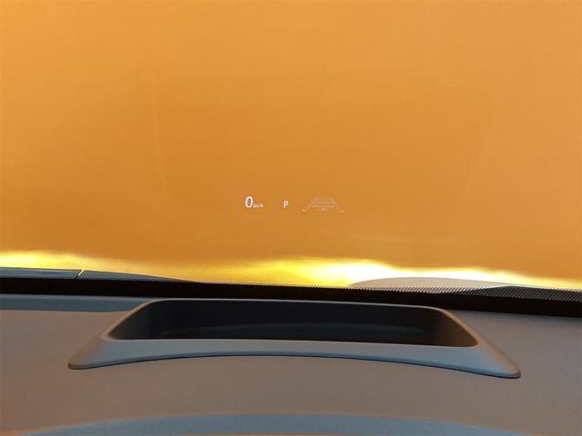 ヤリスクロス ハイブリッドＺ　全周囲カメラ　クリアランスソナー　オートクルーズコントロール　レーンアシスト　パワーシート　パークアシスト　衝突被害軽減システム　ナビ　ＴＶ　オートマチックハイビーム　オートライト　ＬＥＤヘッドランプ（24枚目）