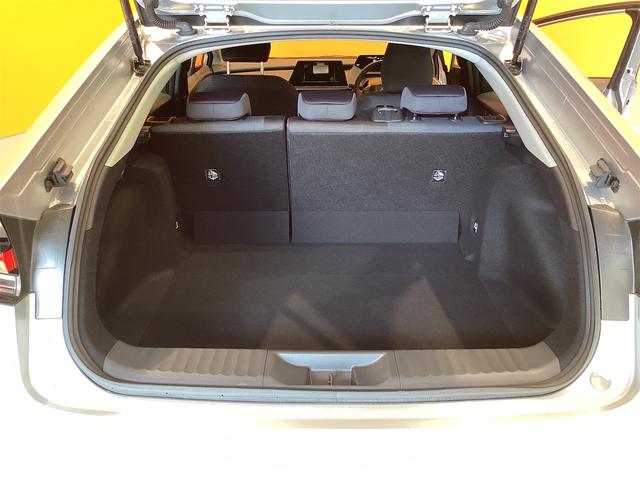 プリウス Ｘ　クリアランスソナー　レーンアシスト　オートクルーズコントロール　衝突被害軽減システム　オートライト　ＬＥＤヘッドランプ　ＣＶＴ　スマートキー　電動格納ミラー　盗難防止システム　ＡＢＳ　ＥＳＣ　エアコン（11枚目）