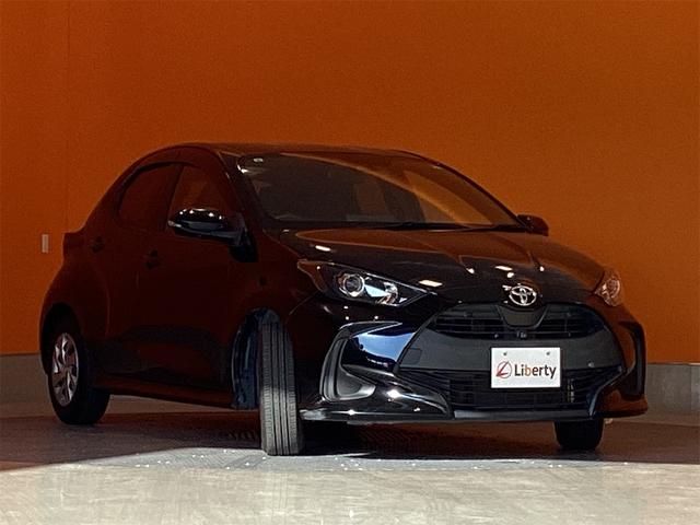 ヤリス Ｘ　ＥＴＣ　全周囲カメラ　レーンアシスト　衝突被害軽減システム　オートマチックハイビーム　オートライト　キーレスエントリー　電動格納ミラー　ＣＶＴ　盗難防止システム　衝突安全ボディ（6枚目）