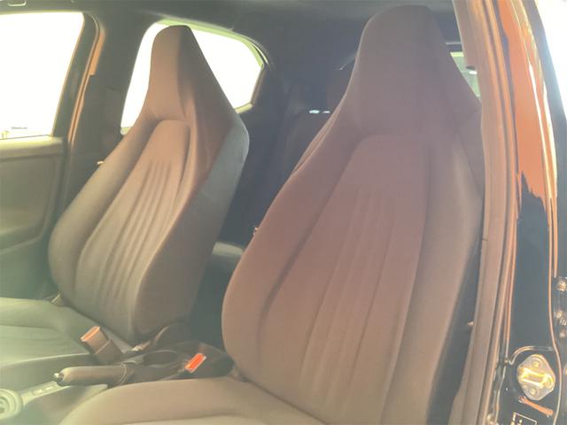 ヤリス Ｘ　ＥＴＣ　全周囲カメラ　レーンアシスト　衝突被害軽減システム　オートマチックハイビーム　オートライト　キーレスエントリー　電動格納ミラー　ＣＶＴ　盗難防止システム　衝突安全ボディ（12枚目）