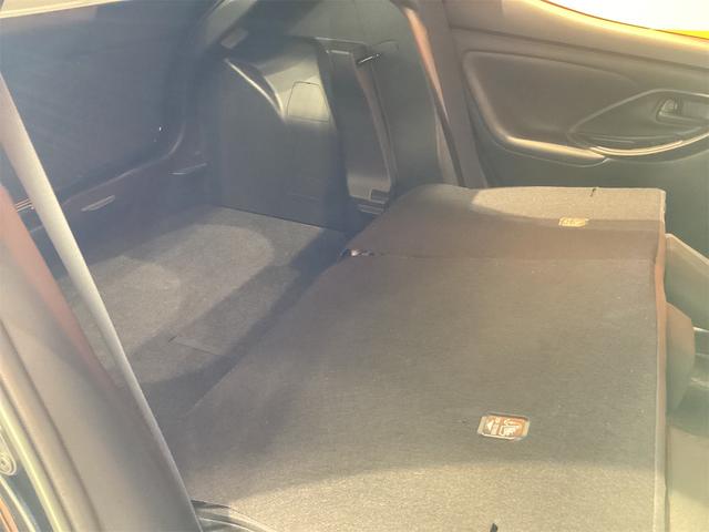 ヤリス Ｘ　ＥＴＣ　全周囲カメラ　レーンアシスト　衝突被害軽減システム　オートマチックハイビーム　オートライト　キーレスエントリー　電動格納ミラー　ＣＶＴ　盗難防止システム　衝突安全ボディ（16枚目）