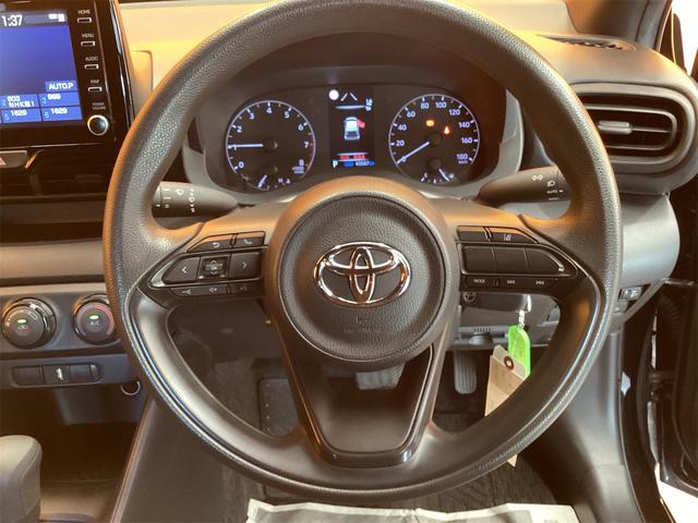 ヤリス Ｘ　ＥＴＣ　全周囲カメラ　レーンアシスト　衝突被害軽減システム　オートマチックハイビーム　オートライト　キーレスエントリー　電動格納ミラー　ＣＶＴ　盗難防止システム　衝突安全ボディ（19枚目）