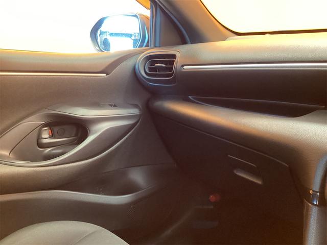 ヤリス Ｘ　ＥＴＣ　全周囲カメラ　レーンアシスト　衝突被害軽減システム　オートマチックハイビーム　オートライト　キーレスエントリー　電動格納ミラー　ＣＶＴ　盗難防止システム　衝突安全ボディ（30枚目）