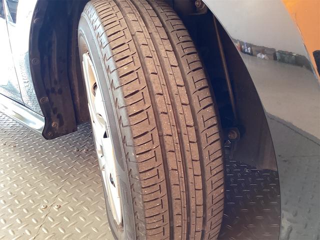 ヤリス Ｘ　ＥＴＣ　全周囲カメラ　レーンアシスト　衝突被害軽減システム　オートマチックハイビーム　オートライト　キーレスエントリー　電動格納ミラー　ＣＶＴ　盗難防止システム　衝突安全ボディ（34枚目）