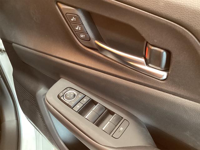 プリウス Ｚ　トヨタセーフティセンス　純正１２．３インチディスプレイ　Ｂｌｕｅｔｏｏｔｈ対応　パノラミックビューモニター　アダプティブクルーズコントロール　電子パーキング　ステアリングヒーター　パワーバックドア（19枚目）