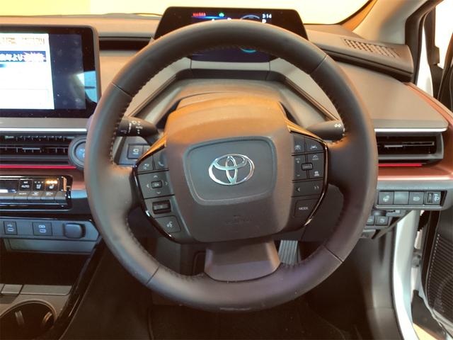 プリウス Ｚ　トヨタセーフティセンス　純正１２．３インチディスプレイ　Ｂｌｕｅｔｏｏｔｈ対応　パノラミックビューモニター　アダプティブクルーズコントロール　電子パーキング　ステアリングヒーター　パワーバックドア（20枚目）