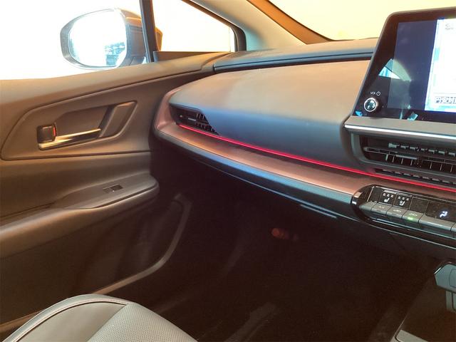 プリウス Ｚ　トヨタセーフティセンス　純正１２．３インチディスプレイ　Ｂｌｕｅｔｏｏｔｈ対応　パノラミックビューモニター　アダプティブクルーズコントロール　電子パーキング　ステアリングヒーター　パワーバックドア（32枚目）