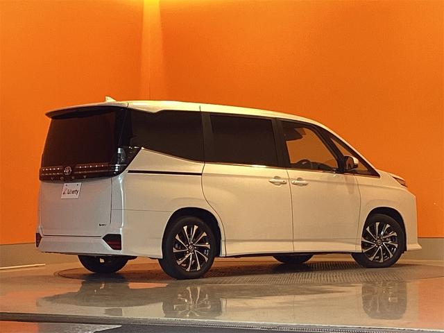 ヴォクシー ハイブリッドS-Z 登録済未使用車 禁煙車 トヨタセーフティセンス 純正10.5インチディスプレイ Bluetooth対応 Bカメラ フリップダウンモニター 両側自動ドア クルーズコントロール LEDヘッドライト(8枚目)