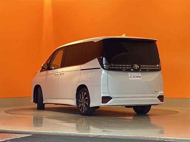ヴォクシー ハイブリッドS-Z 登録済未使用車 禁煙車 トヨタセーフティセンス 純正10.5インチディスプレイ Bluetooth対応 Bカメラ フリップダウンモニター 両側自動ドア クルーズコントロール LEDヘッドライト(10枚目)