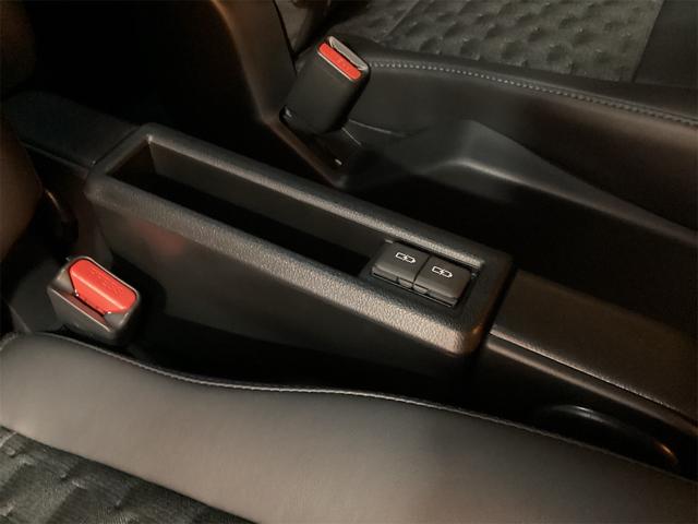 ヴォクシー ハイブリッドS-Z 登録済未使用車 禁煙車 トヨタセーフティセンス 純正10.5インチディスプレイ Bluetooth対応 Bカメラ フリップダウンモニター 両側自動ドア クルーズコントロール LEDヘッドライト(18枚目)