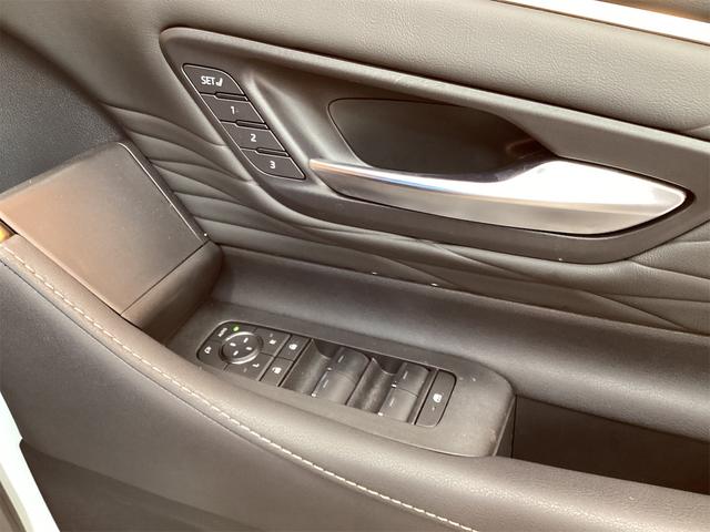 アルファード Z 左右独立ムーンルーフ 純正14インチディスプレイ 全周囲カメラ フリップダウンモニター アダプティブクルーズコントロール デジタルインナーミラー 電子パーキング パーキングアシスト パワーバックドア(23枚目)