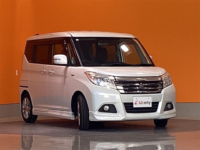 ソリオ ハイブリッドＭＺ　衝突軽減Ｂ　純正ナビ　ＴＶ　Ｂｌｕｅｔｏｏｔｈ対応　全方位カメラ　両側自動ドア　クルーズコントロール　革巻きステアリング　ＨＩＤヘッドライト　フォグライト　スマートキー　プッシュスタート　アイドリング（3枚目）