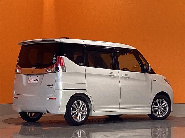 ソリオ ハイブリッドＭＺ　衝突軽減Ｂ　純正ナビ　ＴＶ　Ｂｌｕｅｔｏｏｔｈ対応　全方位カメラ　両側自動ドア　クルーズコントロール　革巻きステアリング　ＨＩＤヘッドライト　フォグライト　スマートキー　プッシュスタート　アイドリング（5枚目）