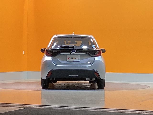 ヤリス ハイブリッドＸ　トヨタセーフティセンス　純正ディスプレイ　Ｂｌｕｅｔｏｏｔｈ対応　Ｂカメラ　アダプティブクルーズコントロール　ステアリングスイッチ　ヘッドライトレベライザー　電動格納ミラー（9枚目）