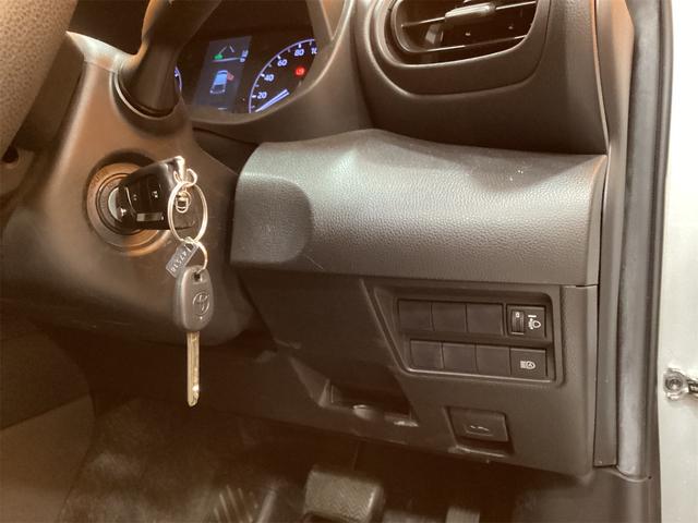 ヤリス ハイブリッドＸ　トヨタセーフティセンス　純正ディスプレイ　Ｂｌｕｅｔｏｏｔｈ対応　Ｂカメラ　アダプティブクルーズコントロール　ステアリングスイッチ　ヘッドライトレベライザー　電動格納ミラー（18枚目）