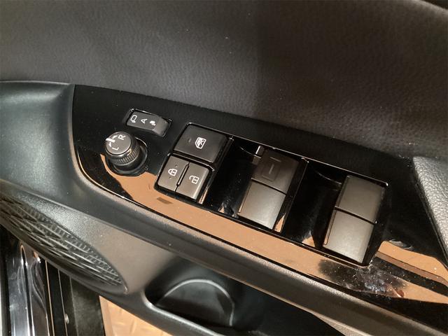 プリウス Ｓツーリングセレクション　トヨタセーフティセンス　純正９インチナビ　Ｂｌｕｅｔｏｏｔｈ対応　Ｂカメラ　ＥＴＣ　アダプティブクルーズコントロール　専用合皮シート　シートヒーター　ＬＥＤヘッドライト　スマートキー　ＡＣ１００Ｖ電源（16枚目）