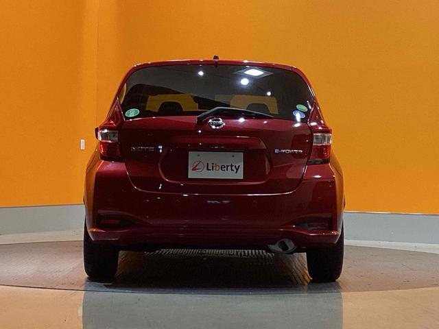 ノート Ｘ　ＥＴＣ　全周囲カメラ　ＴＶ　クリアランスソナー　レーンアシスト　衝突被害軽減システム　スマートキー　電動格納ミラー　ＣＶＴ　盗難防止システム　衝突安全ボディ　ＡＢＳ　ＥＳＣ　ＣＤ（9枚目）