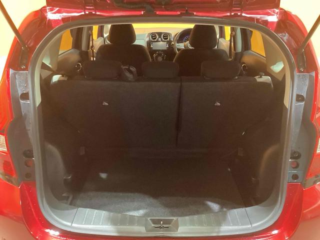 ノート Ｘ　ＥＴＣ　全周囲カメラ　ＴＶ　クリアランスソナー　レーンアシスト　衝突被害軽減システム　スマートキー　電動格納ミラー　ＣＶＴ　盗難防止システム　衝突安全ボディ　ＡＢＳ　ＥＳＣ　ＣＤ（13枚目）