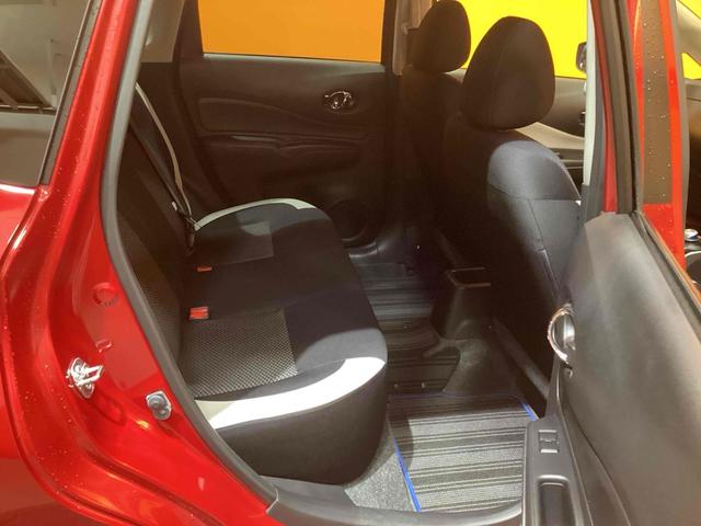 ノート Ｘ　ＥＴＣ　全周囲カメラ　ＴＶ　クリアランスソナー　レーンアシスト　衝突被害軽減システム　スマートキー　電動格納ミラー　ＣＶＴ　盗難防止システム　衝突安全ボディ　ＡＢＳ　ＥＳＣ　ＣＤ（17枚目）