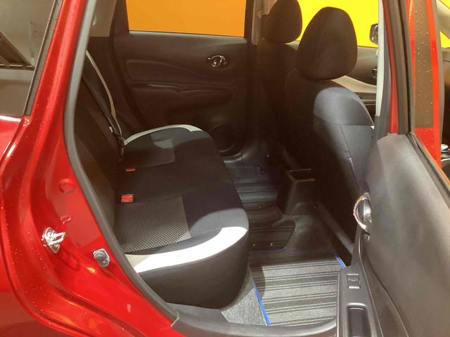 ノート Ｘ　ＥＴＣ　全周囲カメラ　ＴＶ　クリアランスソナー　レーンアシスト　衝突被害軽減システム　スマートキー　電動格納ミラー　ＣＶＴ　盗難防止システム　衝突安全ボディ　ＡＢＳ　ＥＳＣ　ＣＤ（18枚目）