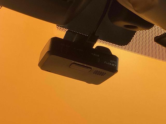 ノート Ｘ　ＥＴＣ　全周囲カメラ　ＴＶ　クリアランスソナー　レーンアシスト　衝突被害軽減システム　スマートキー　電動格納ミラー　ＣＶＴ　盗難防止システム　衝突安全ボディ　ＡＢＳ　ＥＳＣ　ＣＤ（31枚目）