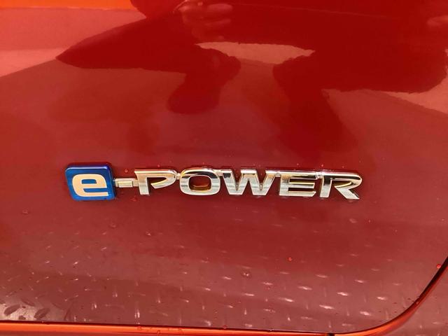 ノート Ｘ　ＥＴＣ　全周囲カメラ　ＴＶ　クリアランスソナー　レーンアシスト　衝突被害軽減システム　スマートキー　電動格納ミラー　ＣＶＴ　盗難防止システム　衝突安全ボディ　ＡＢＳ　ＥＳＣ　ＣＤ（36枚目）