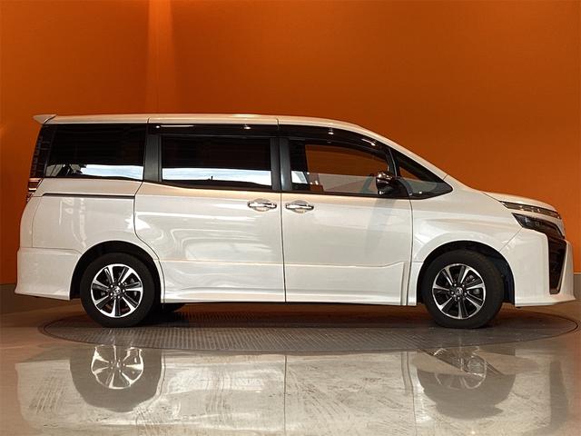 トヨタ ヴォクシー 7枚目