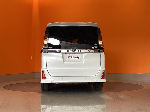 トヨタ ヴォクシー 9枚目