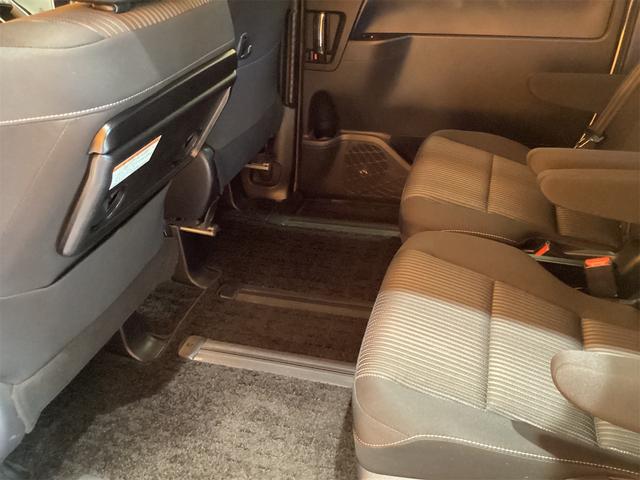 トヨタ ヴォクシー 15枚目