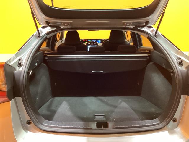 トヨタ プリウス 16枚目