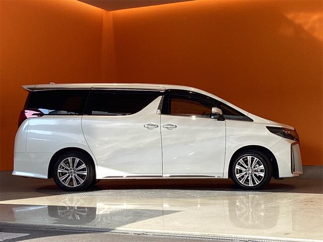 トヨタ アルファード 7枚目