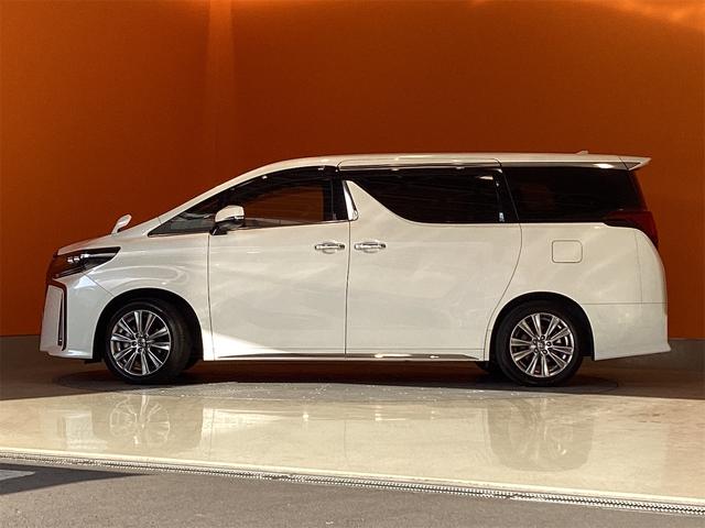 トヨタ アルファード 11枚目