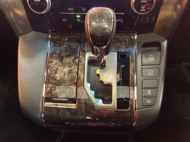 トヨタ アルファード 31枚目