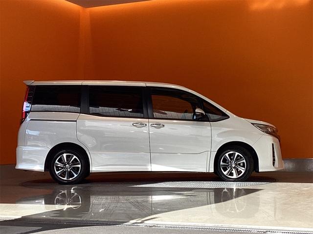 トヨタ ノア 7枚目