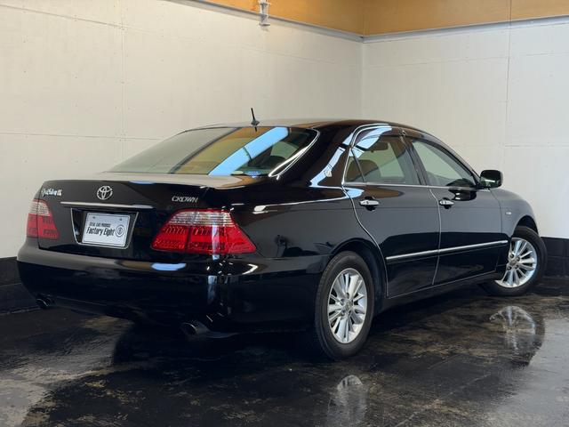 クラウン ロイヤルサルーンＧ　後期　走行４．９万ｋｍ　ダッシュボードリペア済み　純正ＨＤＤマルチナビ　リアクールボックス　電動リアサンシェード　リアエアコン　パワーシート　スマートキー　Ｐスタート　ＨＩＤ　フォグ　希少ロイサルＧ（5枚目）