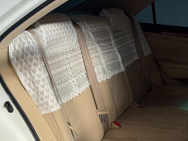 クラウン ロイヤルサルーン　走行３．３万ｋｍ　後期モデル　ＨＤＤマルチナビ　バックカメラ　ＥＴＣ　ＨＩＤヘッドライト　フォグランプ　ＬＥＤテールランプ　スマートキー　プッシュスタート　オートエアコン　パワーシート（18枚目）