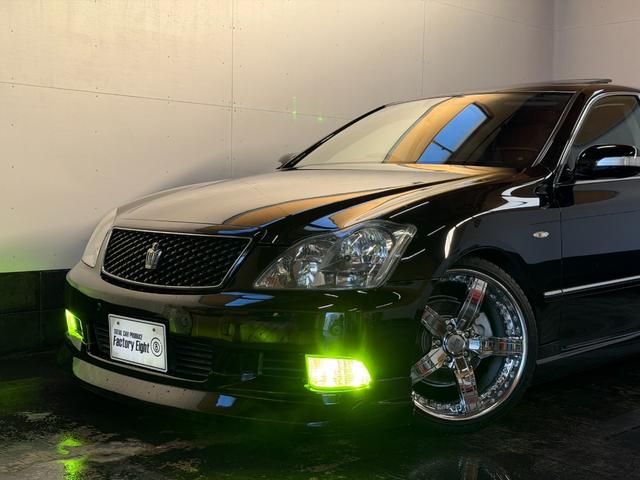 クラウン アスリート プレミアムエディション サンルーフ フルエアロ 社外マフラー 車高調 トラフィックスター19インチ Revier流星テールランプ ダッシュボードリペア済み HDDナビ Bluetooth再生加工済み 2色切り替えフォグランプ(3枚目)