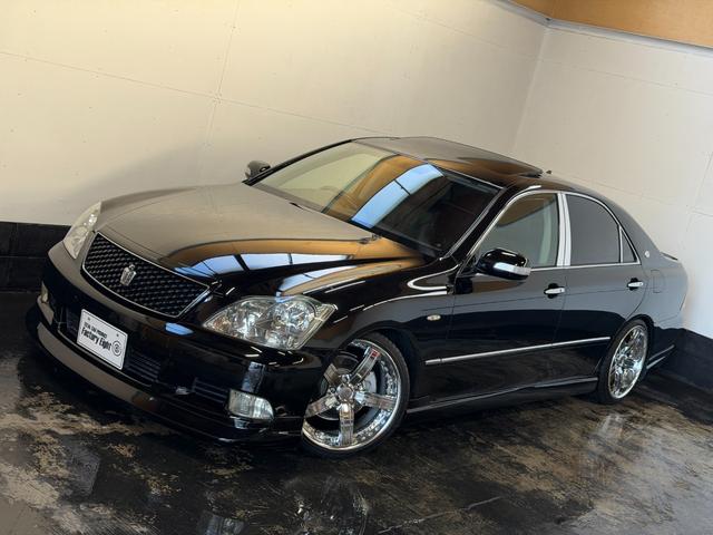 クラウン アスリート プレミアムエディション サンルーフ フルエアロ 社外マフラー 車高調 トラフィックスター19インチ Revier流星テールランプ ダッシュボードリペア済み HDDナビ Bluetooth再生加工済み 2色切り替えフォグランプ(6枚目)