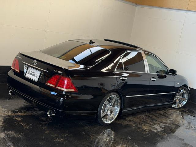 クラウン アスリート プレミアムエディション サンルーフ フルエアロ 社外マフラー 車高調 トラフィックスター19インチ Revier流星テールランプ ダッシュボードリペア済み HDDナビ Bluetooth再生加工済み 2色切り替えフォグランプ(11枚目)