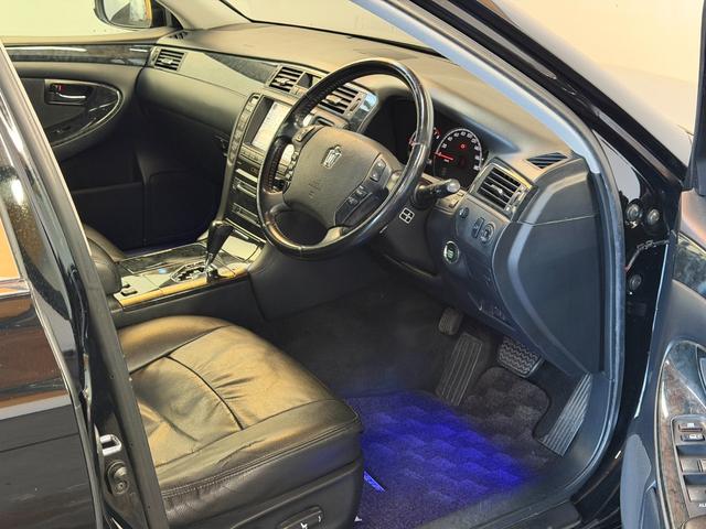 クラウン アスリート プレミアムエディション サンルーフ フルエアロ 社外マフラー 車高調 トラフィックスター19インチ Revier流星テールランプ ダッシュボードリペア済み HDDナビ Bluetooth再生加工済み 2色切り替えフォグランプ(16枚目)