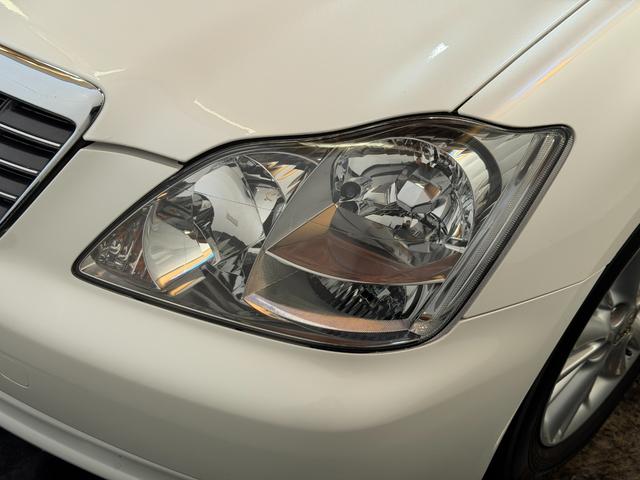 クラウン ロイヤルサルーン　後期モデル　ＨＤＤマルチナビ　バックカメラ　ＥＴＣ　ＨＩＤヘッドライト　フォグランプ　ＬＥＤテールランプ　スマートキー　プッシュスタート　オートエアコン　パワーシート（25枚目）