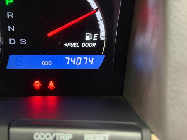 クラウン ロイヤルサルーン　後期モデル　ＨＤＤマルチナビ　バックカメラ　ＥＴＣ　ＨＩＤヘッドライト　フォグランプ　ＬＥＤテールランプ　スマートキー　プッシュスタート　オートエアコン　パワーシート（26枚目）