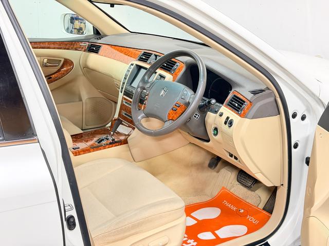 ���S�ԓ��O���N���[�j���O�ς݁��O�������グ�E�A���~�z�C���E�������E�V��E�t���A�}�b�g�E�V�[�g�S�ȁE�h�A���E�p�l���S�́E�K���X�Ȃǎԓ��̋��X�܂ōR�ې����X�^�b�t������䂱������Ď{�H���Ă��܂���