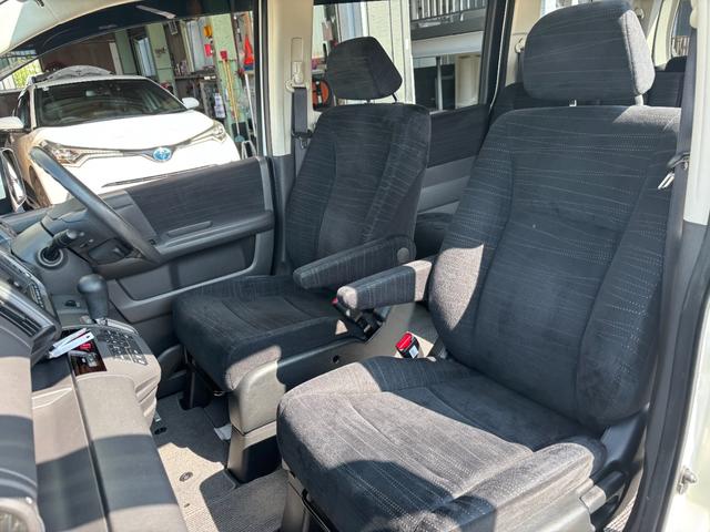 ステップワゴン Ｇ　ＨＤＤナビ　スマートスタイルエディション　１年保証付き・ＨＤＤナビ・フルセグＴＶ・バックカメラ・ＥＴＣ・両側電動スライドドア・スマートキー・オートエアコン・純正ＨＩＤ（14枚目）