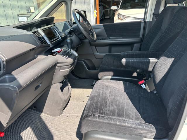 ステップワゴン Ｇ　ＨＤＤナビ　スマートスタイルエディション　１年保証付き・ＨＤＤナビ・フルセグＴＶ・バックカメラ・ＥＴＣ・両側電動スライドドア・スマートキー・オートエアコン・純正ＨＩＤ（24枚目）