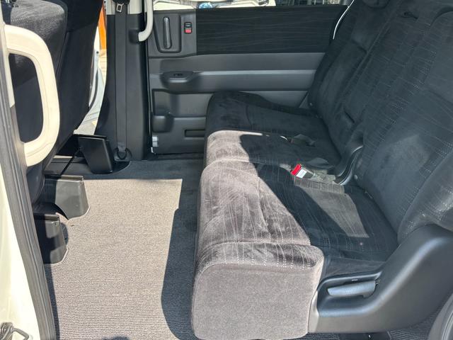 ステップワゴン Ｇ　ＨＤＤナビ　スマートスタイルエディション　１年保証付き・ＨＤＤナビ・フルセグＴＶ・バックカメラ・ＥＴＣ・両側電動スライドドア・スマートキー・オートエアコン・純正ＨＩＤ（28枚目）