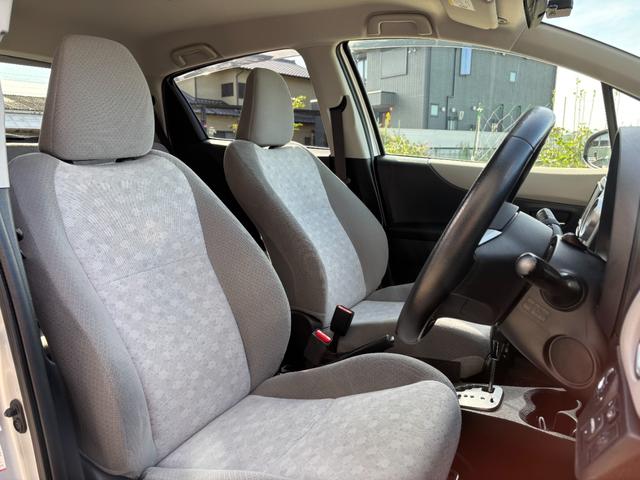 ヴィッツ U 1年保証付き・HDDナビ・TV・バックカメラ・ETC・ドライブレコーダー・Bluetooth・オートエアコン・プッシュスタート・スマートキー・スペアキー・AIS検査済(13枚目)