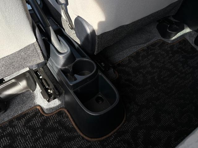 ヴィッツ U 1年保証付き・HDDナビ・TV・バックカメラ・ETC・ドライブレコーダー・Bluetooth・オートエアコン・プッシュスタート・スマートキー・スペアキー・AIS検査済(30枚目)