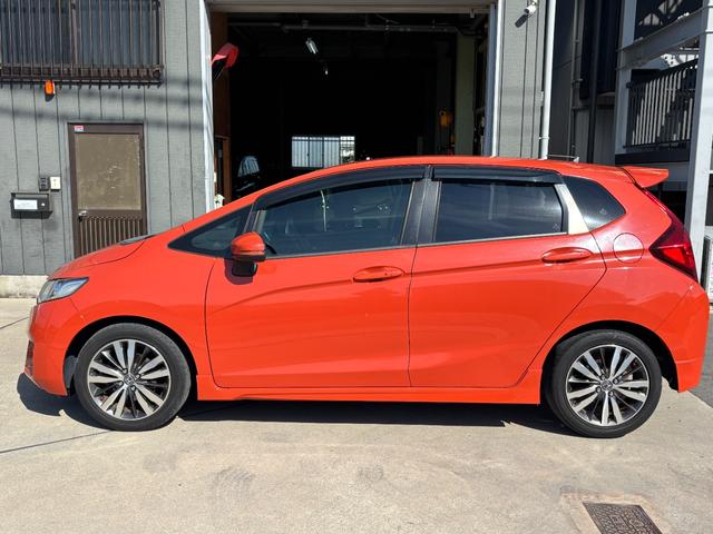 フィット RS 1年保証付き・SDナビ・フルセグTV・バックカメラ・ETC・Bluetooth・プッシュスタート・スマートキー・アイドリング・純正AW・AIS検査済(9枚目)