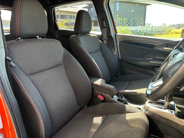 フィット RS 1年保証付き・SDナビ・フルセグTV・バックカメラ・ETC・Bluetooth・プッシュスタート・スマートキー・アイドリング・純正AW・AIS検査済(13枚目)